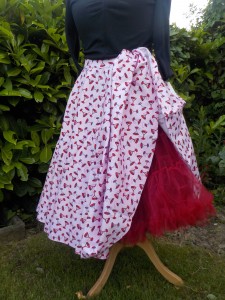 Retrotourer LindyBop circle skirt red petticoat